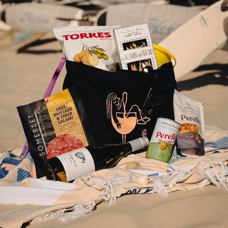 DUNELL'S SUMMER PICNIC BAG with a bottle of Xavier Roger 'Coquille de Mer' Vermentino - Languedoc  Image