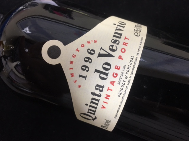 QUINTA DO VESUVIO Vintage Port 1996 Bottle Image
