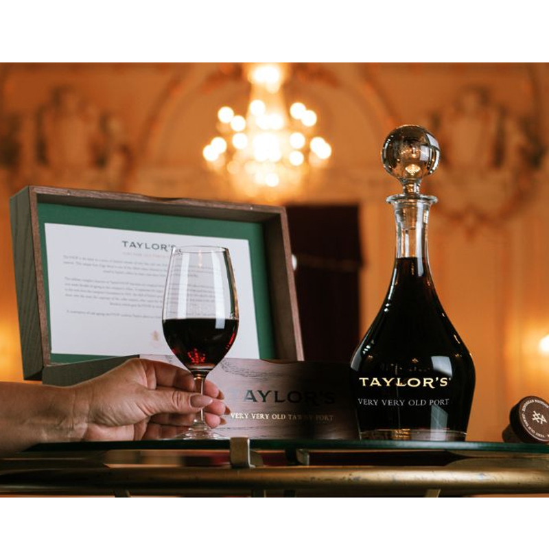 TAYLOR FLADGATE Very Very Old Tawny Port Bottle in Wooden Presentation Box Image